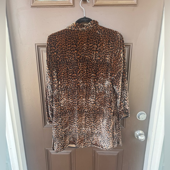 SOFT SURROUNDINGS Icon Silk Velvet Poets Tunic Top. Color: Natural Animal - Picture 4 of 11